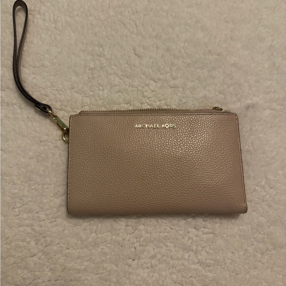 Michael Kors Tan Pebbled Leather Wristlet - Picture 1 of 6